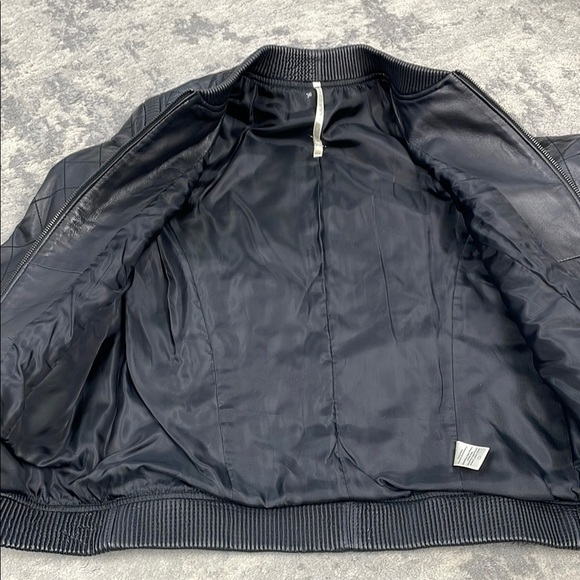 Truth and Pride Diamond Quilted Leather Biker Bomber Jacket Full Zip Sz M - Picture 6 of 12